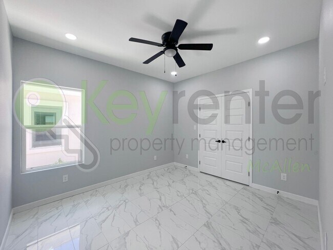 Building Photo - 913 N Woodson Ave