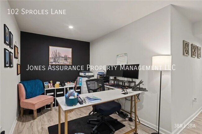 Building Photo - 102 Sproles Ln