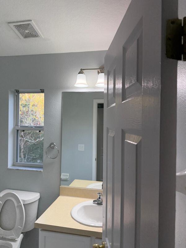 Building Photo - 9832 Carlsdale Dr