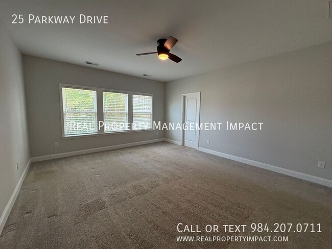 Building Photo - 25 Parkway Dr