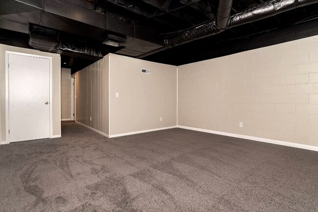 Building Photo - 14 Britten Cir