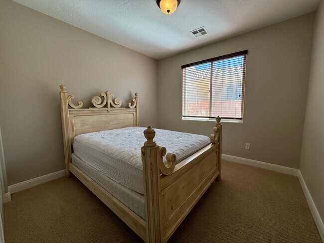 Building Photo - Short term lease! Coral Canyon on Golf Course with POOL- FURNISHED & PARTIALLY FURISNHED OPTION