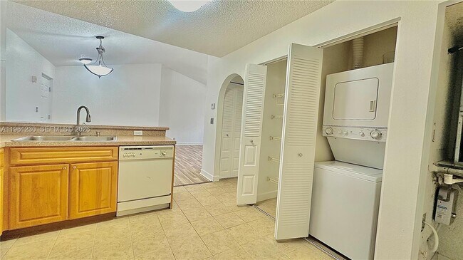 Building Photo - 10135 W Sunrise Blvd