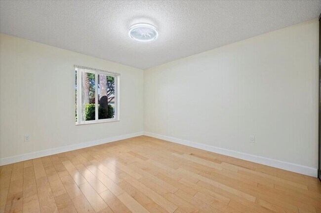 Building Photo - 180 Ridge Rd