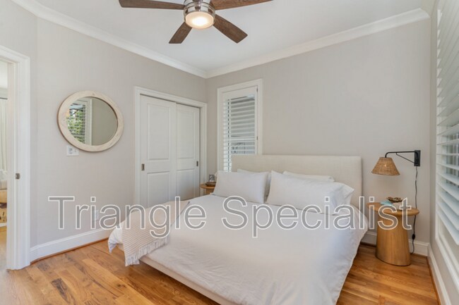 Building Photo - 2018 Smallwood Dr