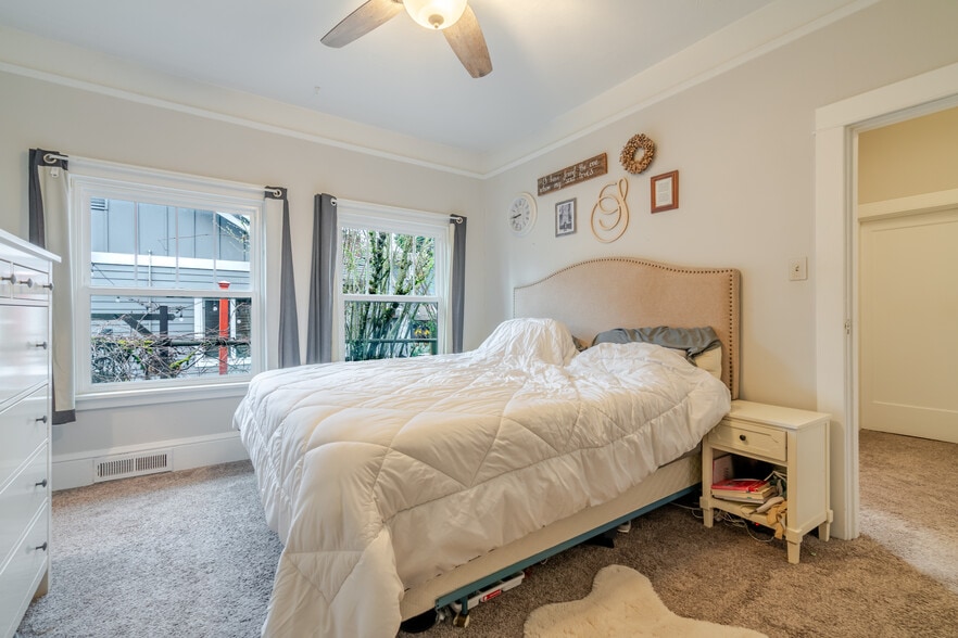 Building Photo - 200 W Arlington St