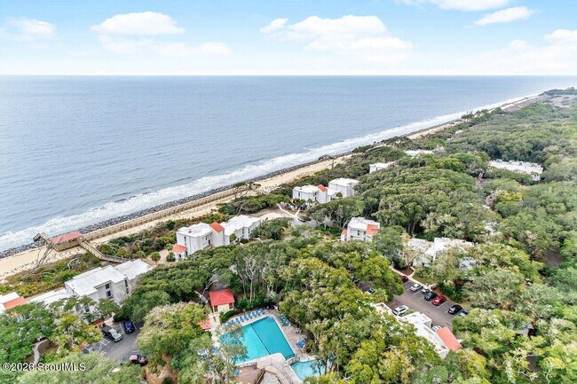Building Photo - 1175 Beachview Dr N