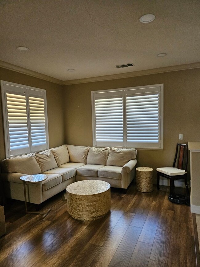 Building Photo - 3bed 2bath