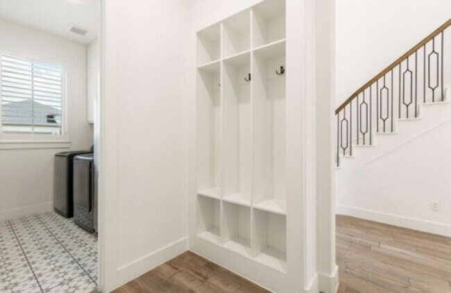 Building Photo - 25003 Stella Fls Ln