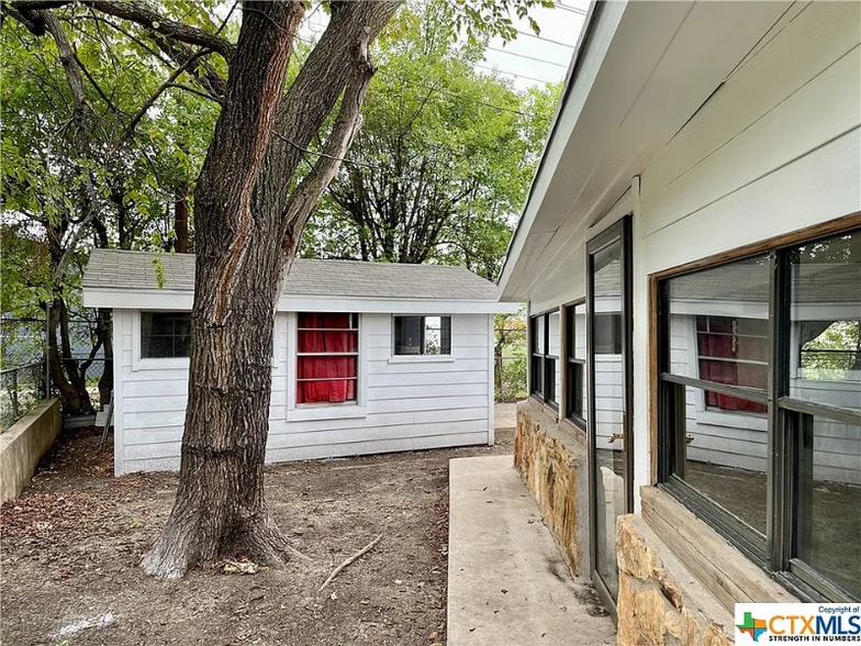 Building Photo - 2905 Taft St