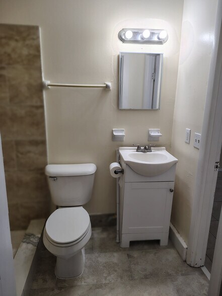 Building Photo - 2537 Chris Ct