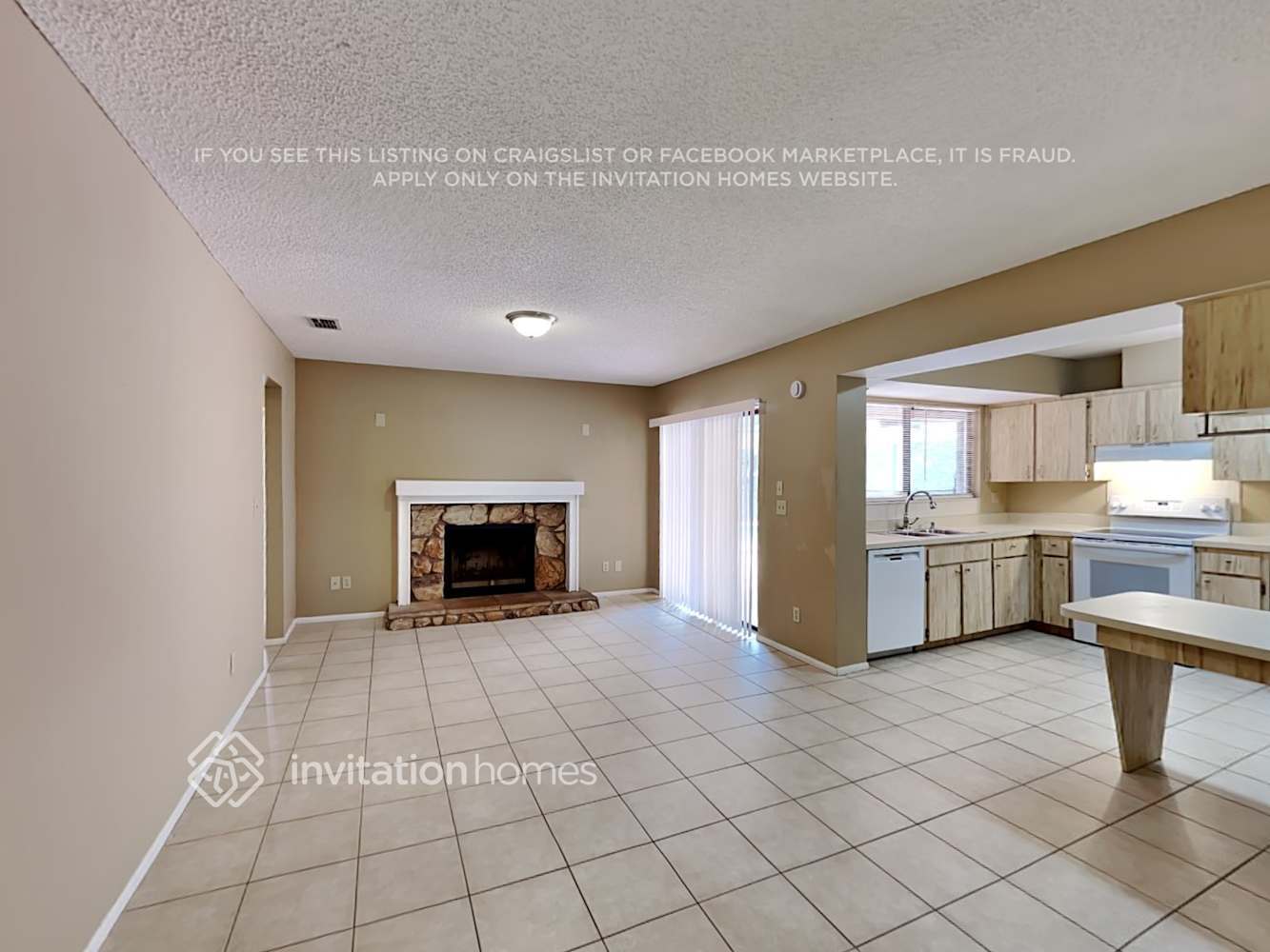 Building Photo - 3040 Oak View Dr
