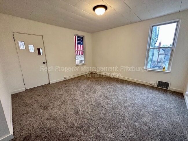 Building Photo - 851 Timberland Ave