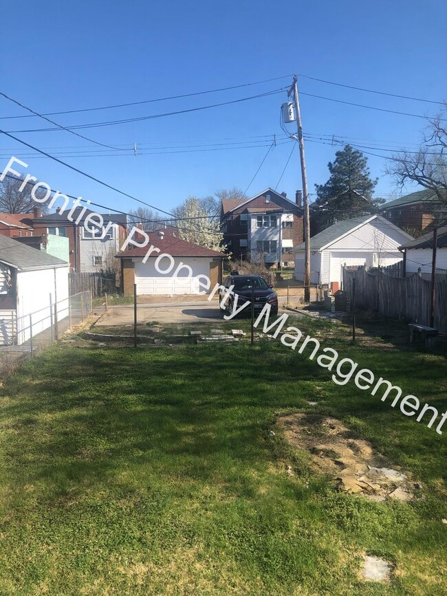 Building Photo - 3923 Keokuk St