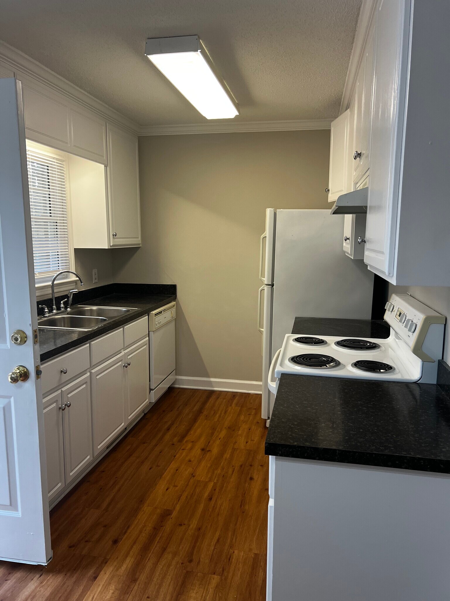 Building Photo - 2507 Saint Christopher Cir SW