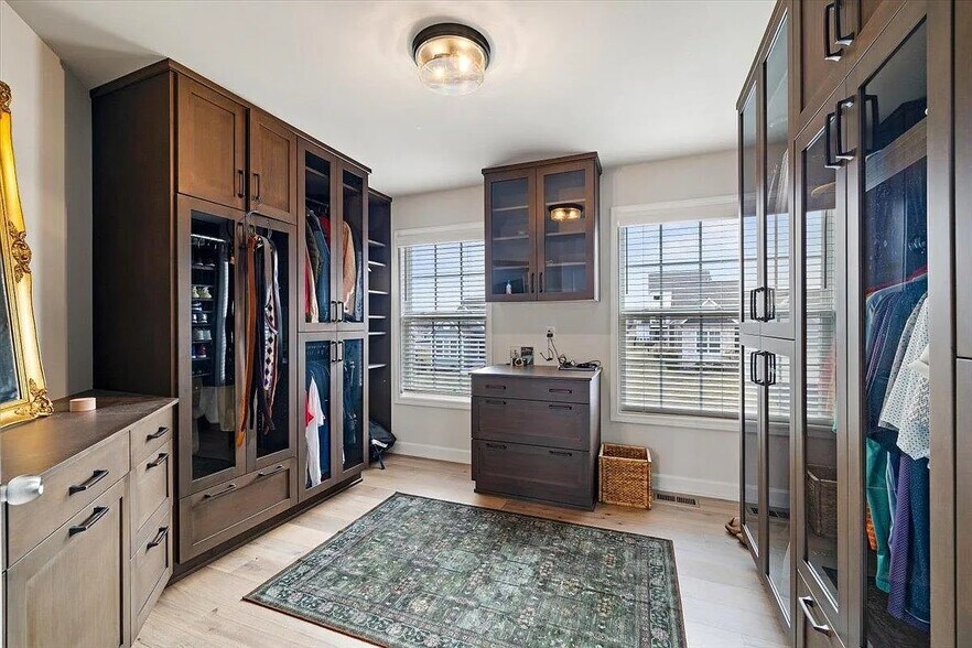 Building Photo - 840 Jefferson Cir