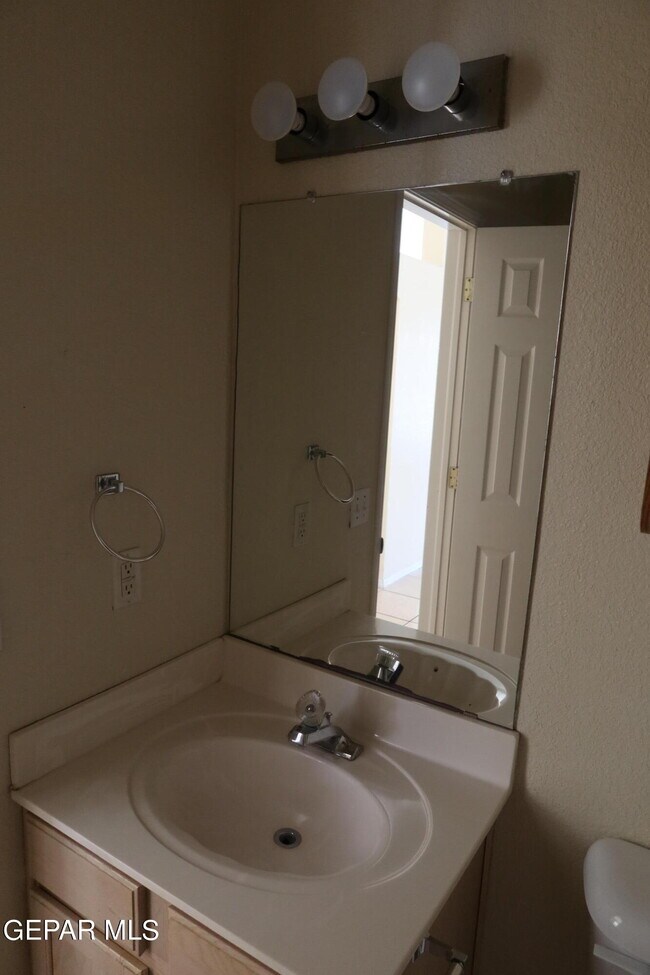Building Photo - 11884 Belfry Park Dr