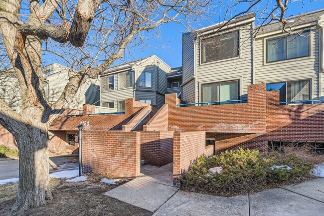 Building Photo - Urban Oasis: Cozy Furnished 1 BDR in Boulder