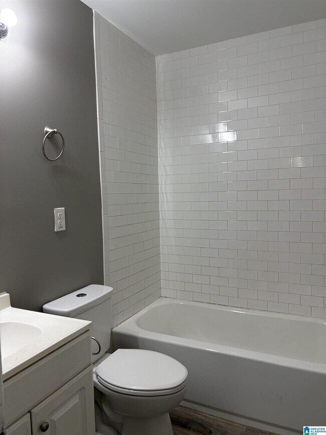 Building Photo - 432 Tupelo Way