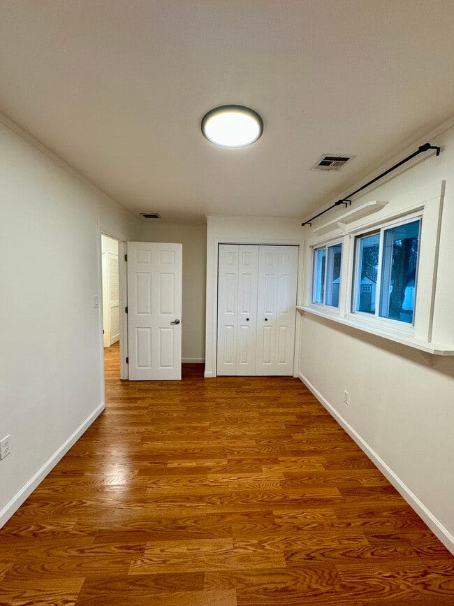 Bedroom 2B - 63 Elliot Pl