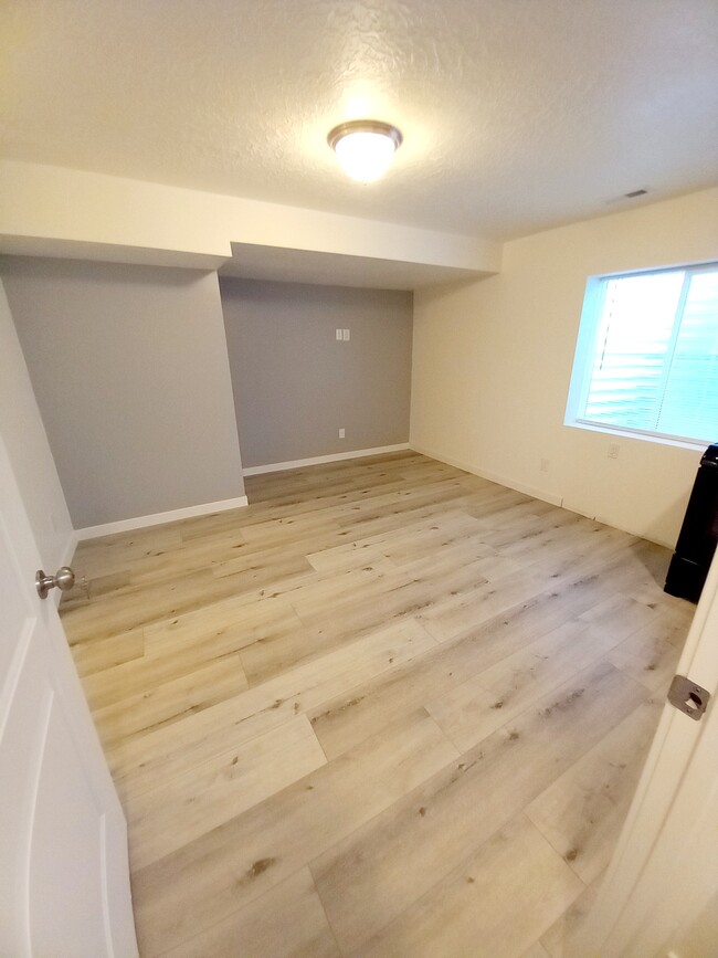 Building Photo - 10674 S Lamond Dr