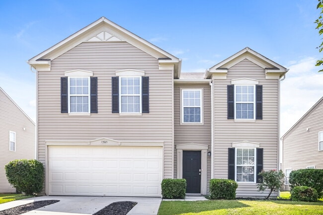 Building Photo - 13921 Lawrence Farm Ln