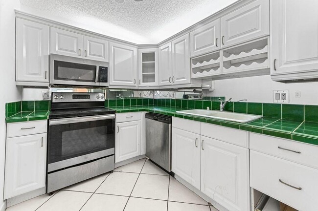 Building Photo - 3575 S Ocean Blvd