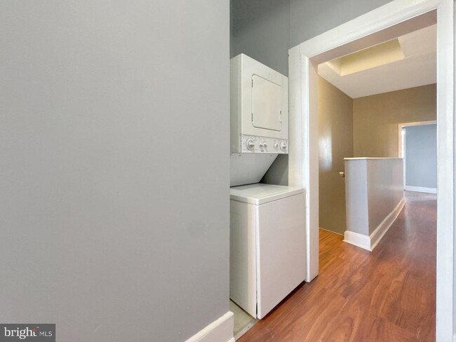 Building Photo - 1812 McCulloh St