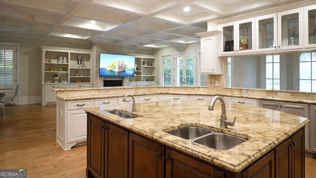 Building Photo - 453 Londonberry Rd NW