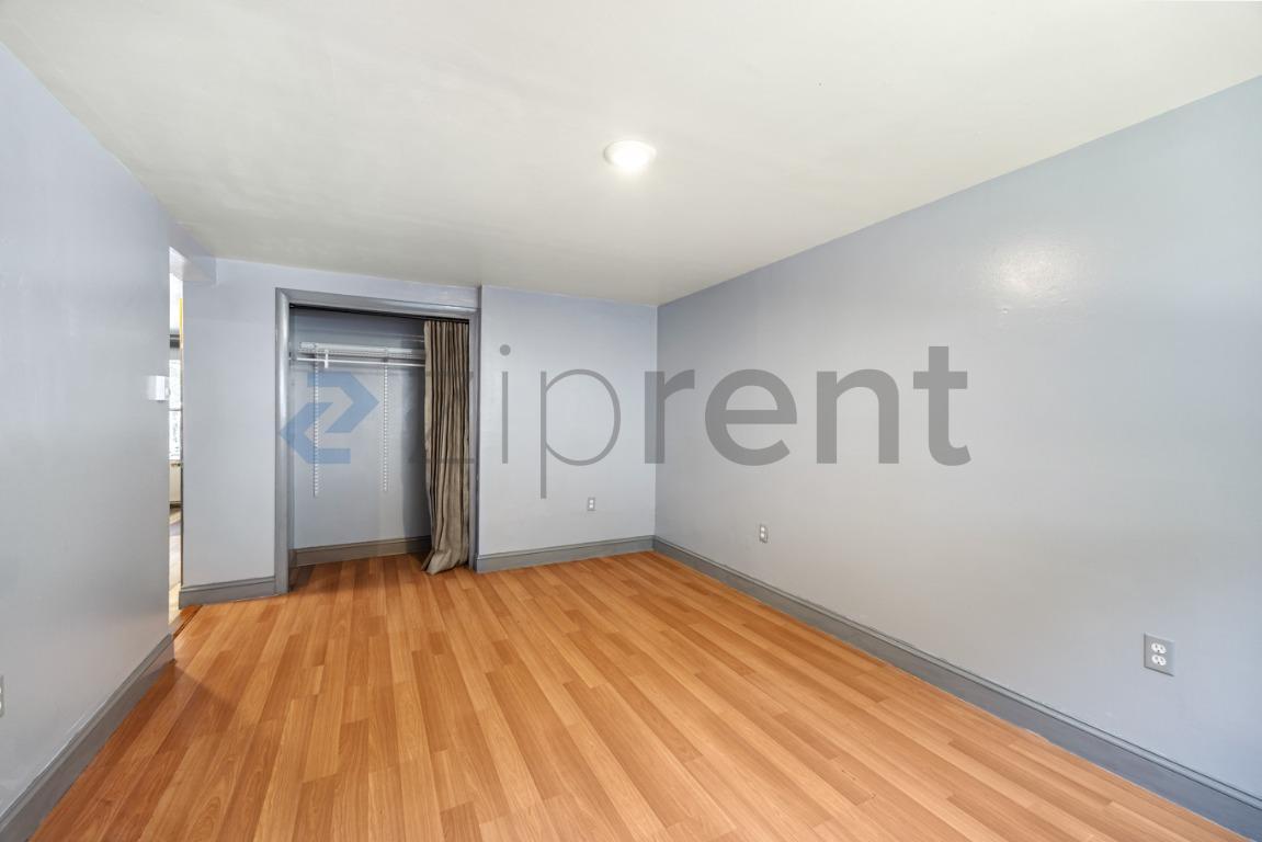 Building Photo - Unit 1