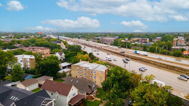 Building Photo - 4149 N Tripp Ave