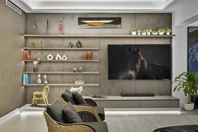 Building Photo - 2301 Collins Ave