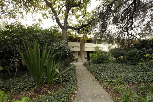 Primary Photo - 1117 N Stoneman Ave