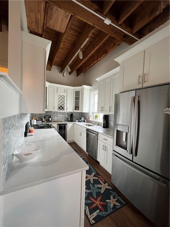 Building Photo - 45 Ayrault St