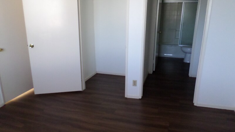 Building Photo - 5271 Huntington Dr N