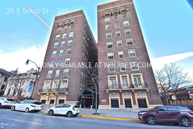 Building Photo - Remodeled Downtown Studio Condo! No Deposi...