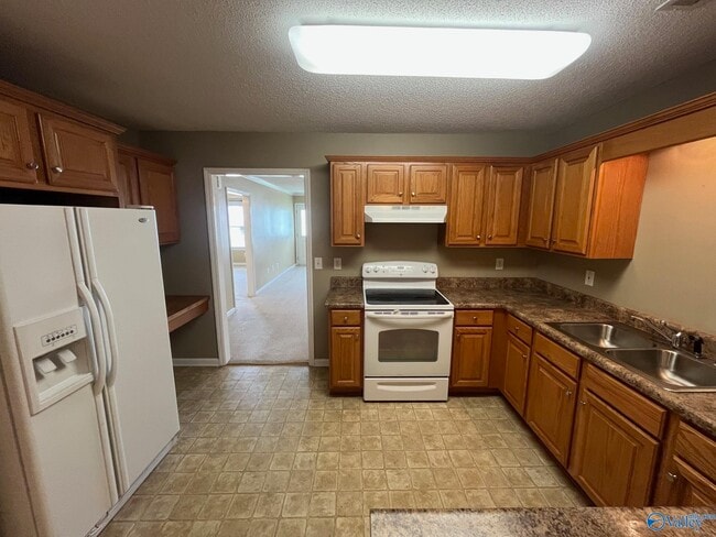 Building Photo - 3241 Fieldstone Dr SW