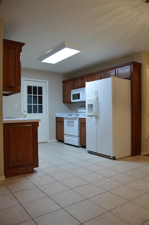 Building Photo - Cozy Home close to Downtown nestled in Sansom Park