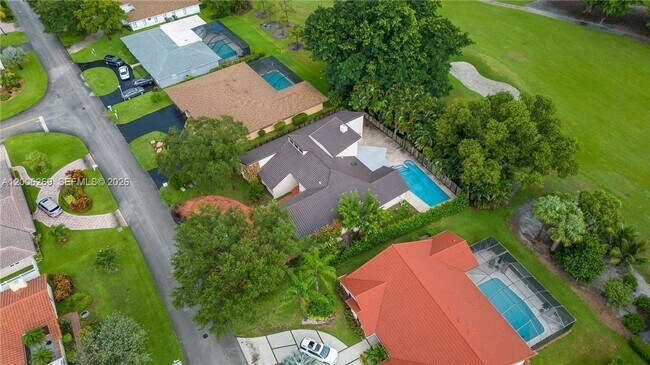 Building Photo - 8881 N Lake Dasha Dr