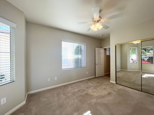 Building Photo - Age restricted 55+.charming one-story single-family house