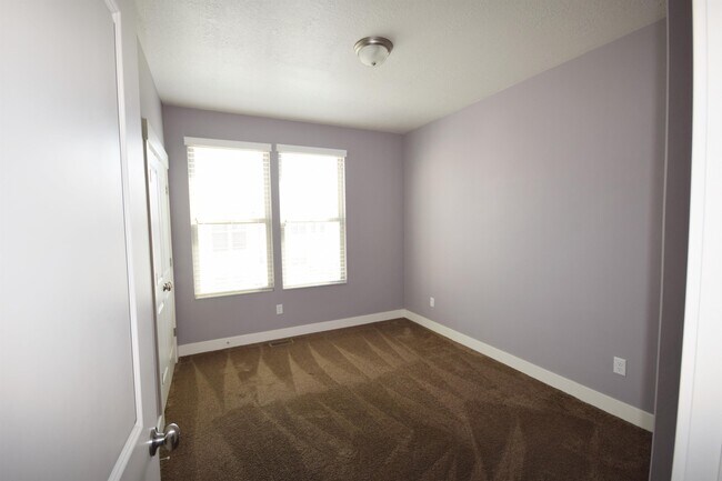 Building Photo - 4517 Daybreak Rim Way