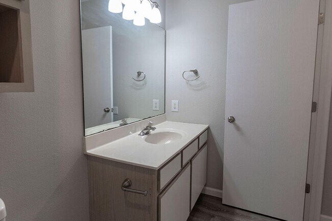 Building Photo - 3408 Balboa Ln