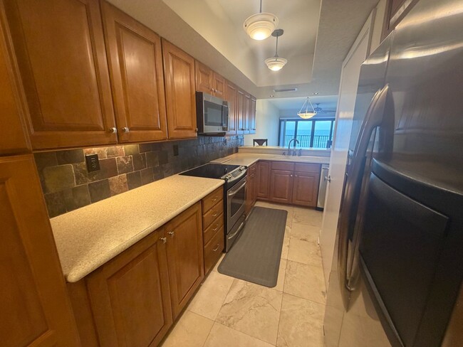Building Photo - Ocean Front Condo Rental