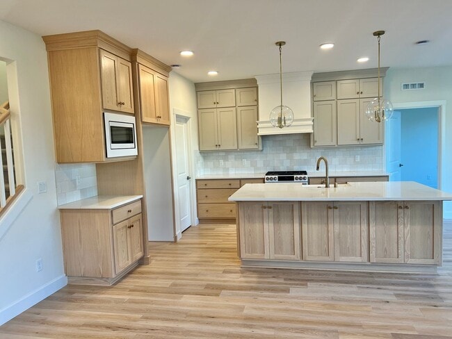 Building Photo - Gorgeous Ridgefield Home