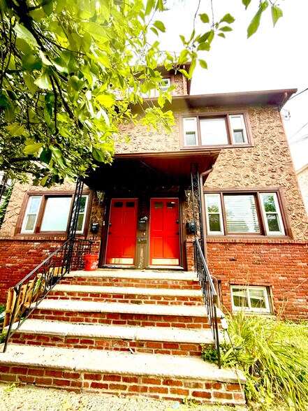Building Photo - 147 Orange St