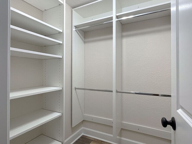 Building Photo - One-Bedroom Second Floor Condo in Winterset Community