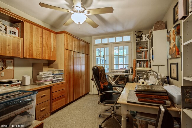 Building Photo - 5N372 IL-53