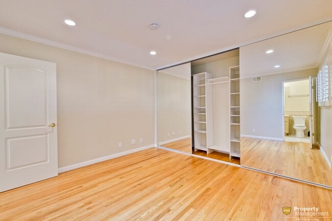 Building Photo - Stylish San Jose Home and Private Yard