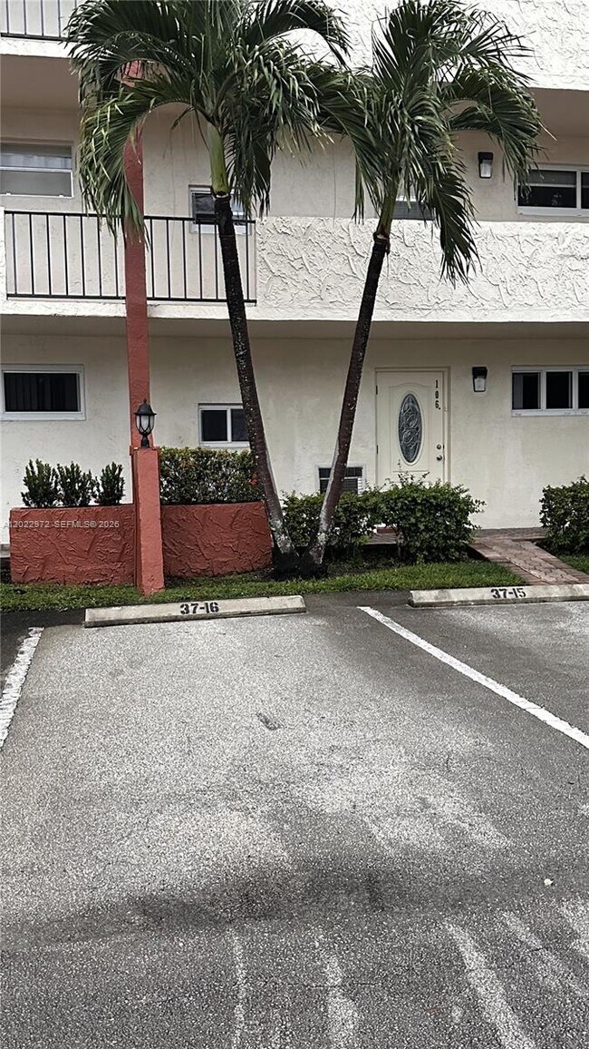 Building Photo - 8961 S Hollybrook Blvd