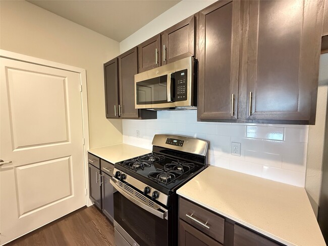Primary Photo - 2102 Antoine Dr